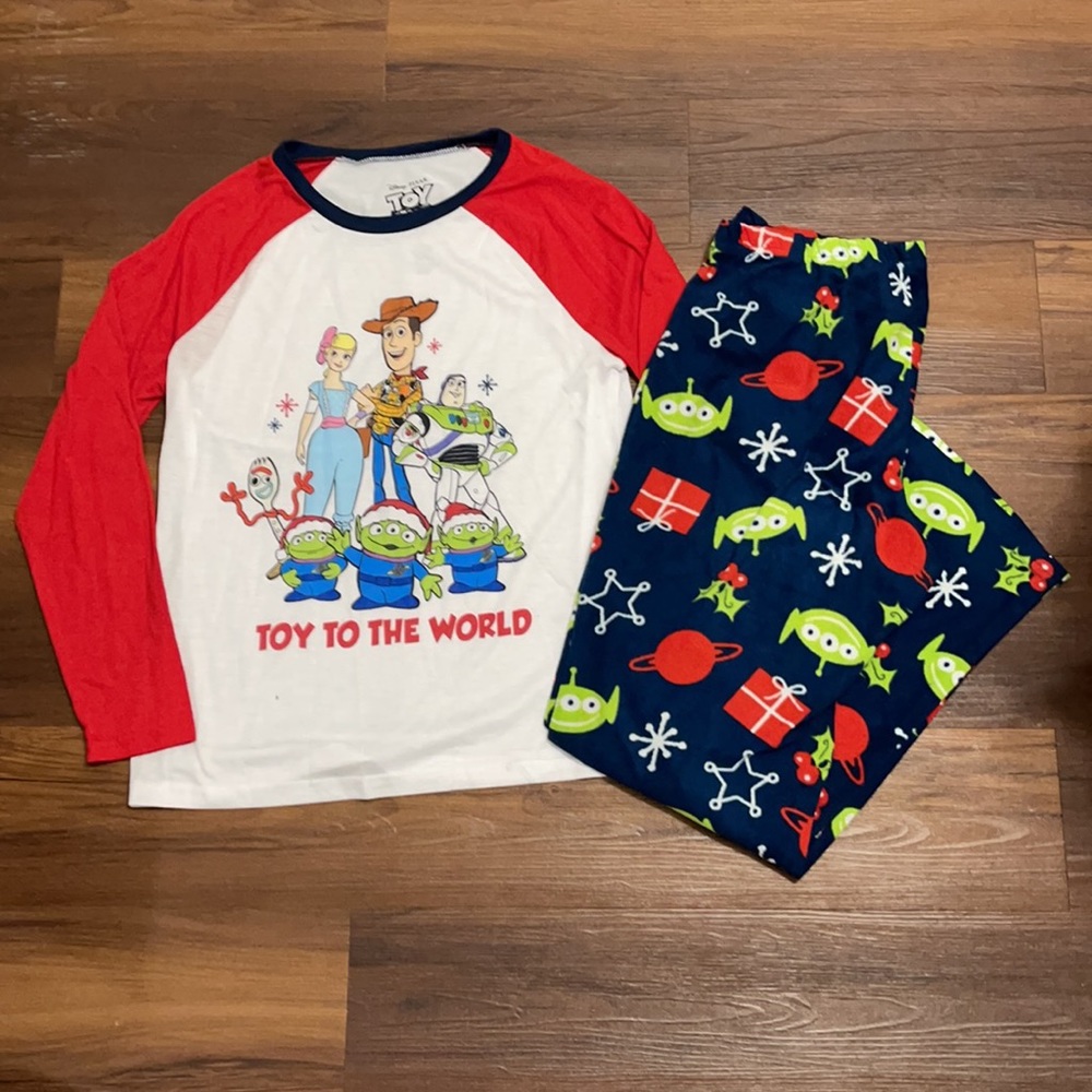 Women’s Toy Story Christmas pajama set